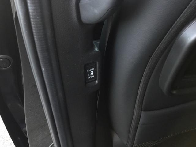 ステップワゴン e:HEVスパーダプレミアムライン 全周囲カメラ 純正ナビ 後席モニター ETC 前後ドラレコ マルチカメラ Pテールゲート Wエアコン 両側自動ドア Fセグ USB接続 クリアランスソナ クルーズC 助手席エアバッグ スマートK(12枚目)