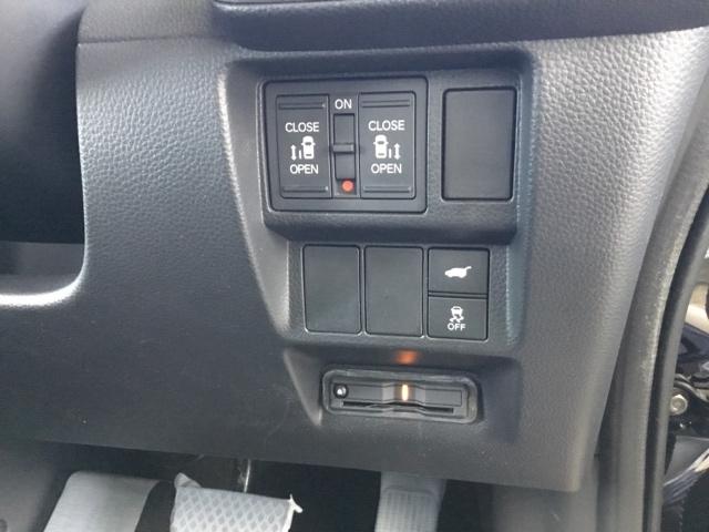 ステップワゴン e:HEVスパーダプレミアムライン 全周囲カメラ 純正ナビ 後席モニター ETC 前後ドラレコ マルチカメラ Pテールゲート Wエアコン 両側自動ドア Fセグ USB接続 クリアランスソナ クルーズC 助手席エアバッグ スマートK(25枚目)