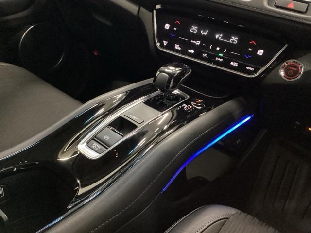 ヴェゼル ハイブリッドＺ・ホンダセンシング　クルコン　純正ナビ　フルセグ　ＥＴＣ　ドラレコ　レーダーサポート　ＤＶＤ再生機能　横滑り防止システム　バックアイカメラ　盗難防止装置　シートヒーター付　スマ－トキ－　ＥＣＯモード　パワーウィンド（13枚目）