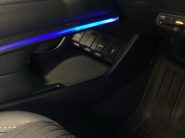 ヴェゼル ハイブリッドＺ・ホンダセンシング　クルコン　純正ナビ　フルセグ　ＥＴＣ　ドラレコ　レーダーサポート　ＤＶＤ再生機能　横滑り防止システム　バックアイカメラ　盗難防止装置　シートヒーター付　スマ－トキ－　ＥＣＯモード　パワーウィンド（14枚目）