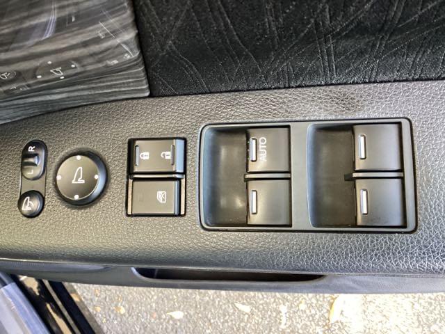 オデッセイ アブソルート　ディスプレイオーディオ　ＣＤ　スマートキー＆プッシュスタート　盗難防止　クルーズＣ　エアロ　ＬＥＤヘッドランプ　運転席エアバック　パワーステアリング　記録簿　両側スライド片側電動ドア　Ｗエアバッグ（24枚目）