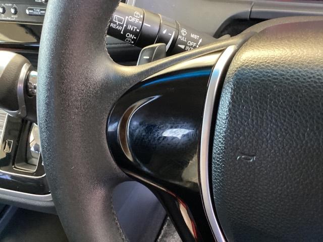 オデッセイ アブソルート　ディスプレイオーディオ　ＣＤ　スマートキー＆プッシュスタート　盗難防止　クルーズＣ　エアロ　ＬＥＤヘッドランプ　運転席エアバック　パワーステアリング　記録簿　両側スライド片側電動ドア　Ｗエアバッグ（35枚目）