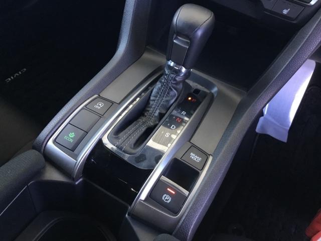 �y�d�q����p�[�L���O�u���[�L�z�w��ő��삪�ȒP�B�X�C�b�`�����������Ńp�[�L���O�u���[�L�̑��삪�\�ł��B