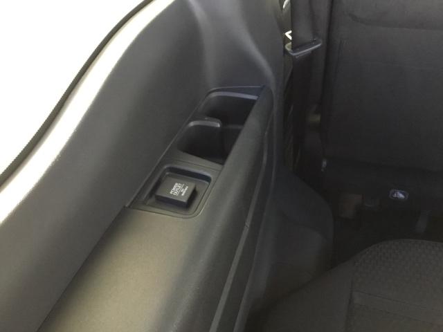 ��Ȃɂ��A�N�Z�T���[�\�P�b�g���t���Ă��܂��B