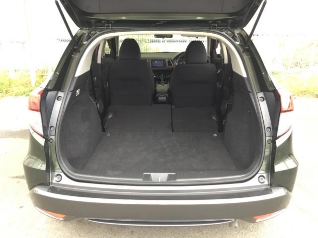 ヴェゼル ハイブリッドＸ　あんしんパッケージ　クルコン　社外ナビ　リヤカメラ　Ａクルーズ　セキュリティアラーム　ＶＳＡ　アイドリングＳＴＯＰ　ナビＴＶ　スマートキ　サイドエアバッグ　ＤＶＤ再生機能　ＬＥＤライト　Ｗエアバッグ（10枚目）