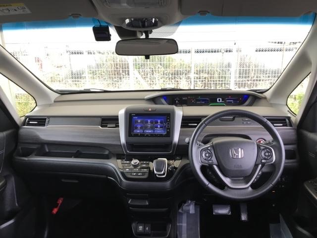 フリード＋ハイブリッド ハイブリッドＧ・ホンダセンシング　両側電動スライドドア　純正ナビ　ドラレコ　ＥＴＣ　シートヒーター　衝突軽減　ＶＳＡ　Ｒカメラ　地デジ　盗難防止装置　スマ－トキ－　ＬＥＤヘッド　エアバッグ　クルーズコントロール　パワーステアリング（2枚目）