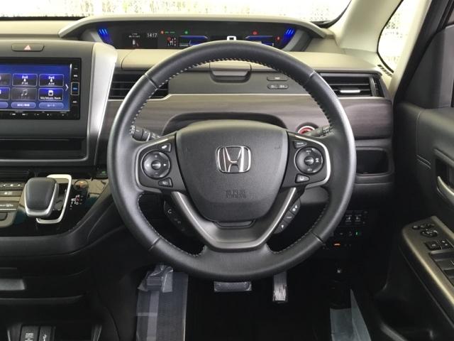 フリード＋ハイブリッド ハイブリッドＧ・ホンダセンシング　両側電動スライドドア　純正ナビ　ドラレコ　ＥＴＣ　シートヒーター　衝突軽減　ＶＳＡ　Ｒカメラ　地デジ　盗難防止装置　スマ－トキ－　ＬＥＤヘッド　エアバッグ　クルーズコントロール　パワーステアリング（14枚目）