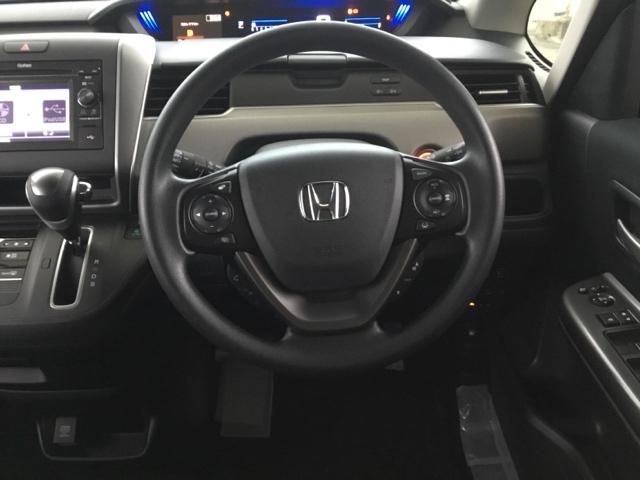 フリード＋ Ｇ・ホンダセンシング　両側電動スライドドア　クルコン　障害物センサー　バックカメラ　ドラレコ　ＥＴＣ　ディスプレイオーディオ　プリクラッシュ　Ｂモニター　両側オートスライドドア　パワーウインド　スマートキー　両席エアバック（16枚目）