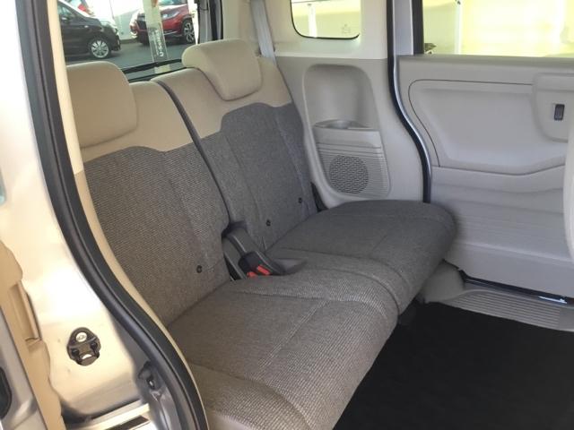 スライドドアなら狭い駐車場でもドアをぶつける心配がありません。ステップが低く乗り降りもしやすいです。