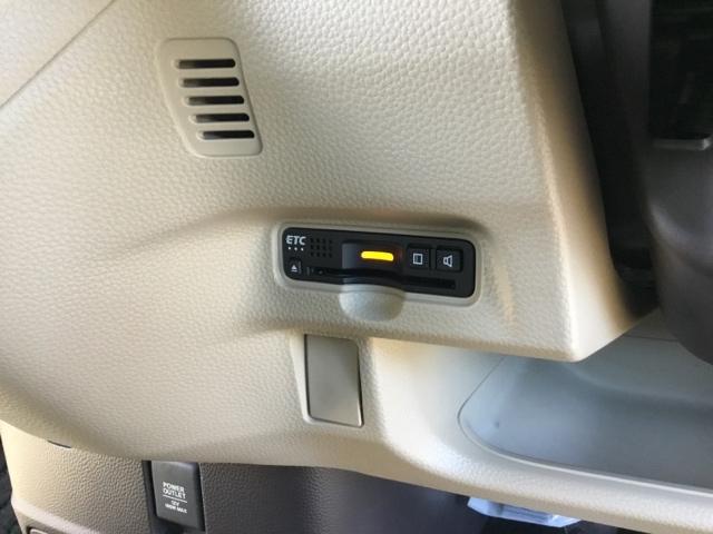 ビルトインタイプの【ＥＴＣ】で見た目もスッキリ。高速道路の利用にとても便利です。