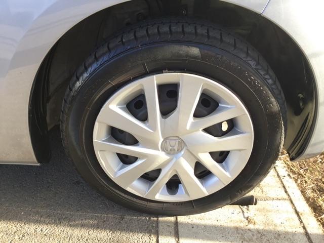 おしゃれは足元から、デザインのいいホイールキャップです。お手入れも簡単♪