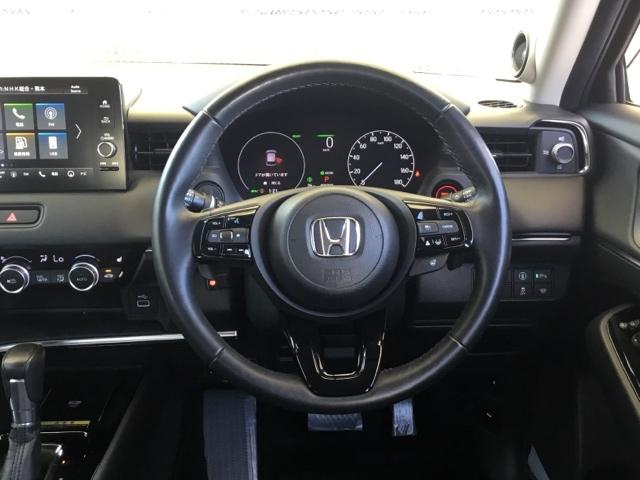 【ｅ：ＨＥＶ】走行シーンに合わせて、ＥＶ・ハイブリッド・エンジンの３つのモードを自動で切り替えるので、街乗りから高速走行までスムーズなドライブを楽しめますよ！