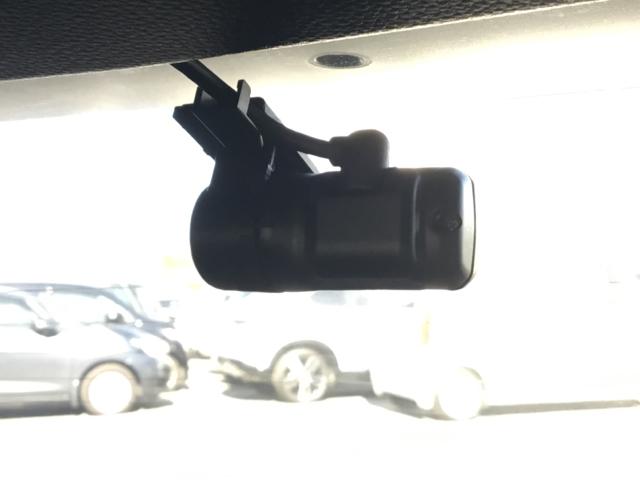 後方もしっかり同時録画しています。前方と同様に画像を自動保存します。