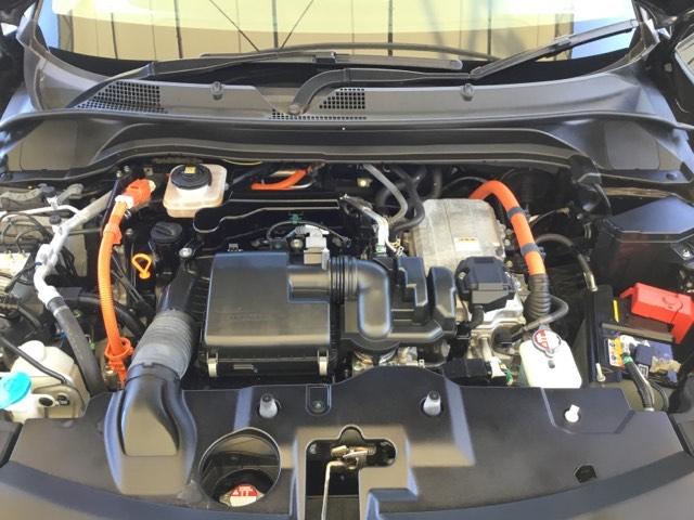 エンジンルームもしっかり洗浄していますので、覗いてみてください。