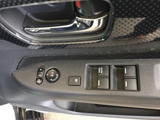 Ｎ－ＷＧＮカスタム ＧターボＳＳブラックスタイルパッケージ　あんしんパッケージ　クルコン　バックカメラ　純正ナビ　フルセグ　ＥＴＣ　衝突被害軽減ブレーキ　横滑り防止装置　サイドＳＲＳ　地デジ　クルーズコントロール　キーフリー　前席シートヒーター　ＵＳＢ接続（11枚目）