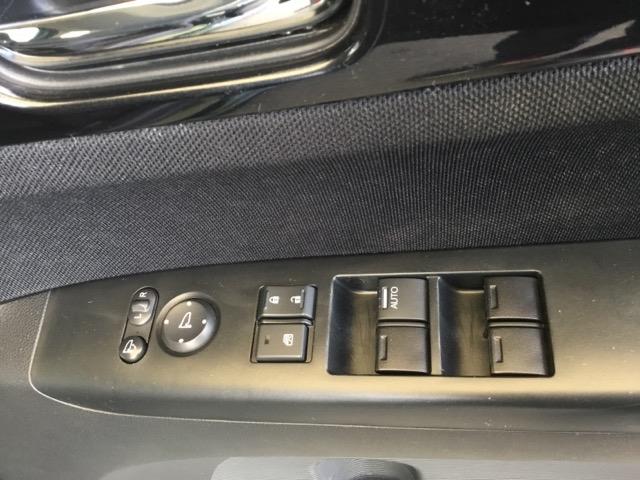 N-BOXカスタム GSSブラックスタイルパッケージ 両側電動スライドドア リアカメラ 純正ナビ フルセグ ETC 左右パワースライド ナビTV 前席シートヒーター AAC パワステ パワーウィンドウ キーフリー 横滑り防止 エコアイドル スマートキー(26枚目)