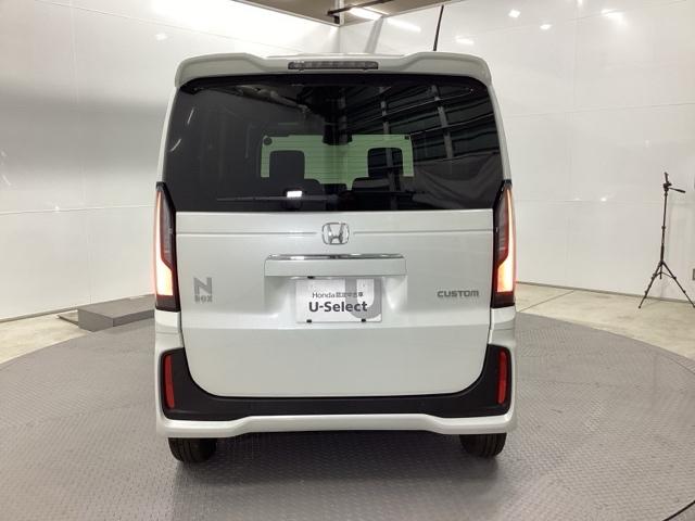 Ｎ－ＢＯＸカスタム ベースグレード　両側電動スライドドア　クルコン　リアカメラ　ディスプレイオーディオ　Ｗ電動ドア　ＵＳＢ接続　ＣＭＢＳ　ベンチシート　オートエアコン　スマートキ　ＬＥＤ　盗難防止装置　バックカメラ　パワーステアリング（9枚目）