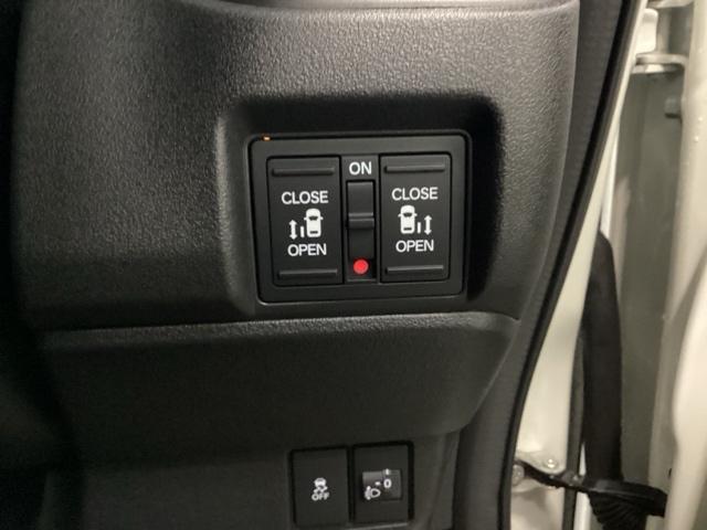 Ｎ－ＢＯＸカスタム ベースグレード　両側電動スライドドア　クルコン　リアカメラ　ディスプレイオーディオ　Ｗ電動ドア　ＵＳＢ接続　ＣＭＢＳ　ベンチシート　オートエアコン　スマートキ　ＬＥＤ　盗難防止装置　バックカメラ　パワーステアリング（13枚目）