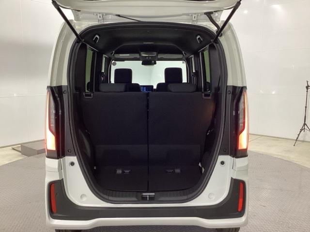 Ｎ－ＢＯＸカスタム ベースグレード　両側電動スライドドア　クルコン　リアカメラ　ディスプレイオーディオ　Ｗ電動ドア　ＵＳＢ接続　ＣＭＢＳ　ベンチシート　オートエアコン　スマートキ　ＬＥＤ　盗難防止装置　バックカメラ　パワーステアリング（22枚目）