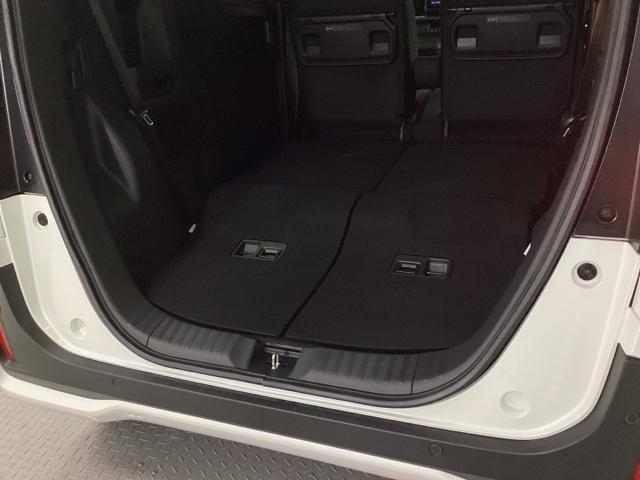 Ｎ－ＢＯＸカスタム ベースグレード　両側電動スライドドア　クルコン　リアカメラ　ディスプレイオーディオ　Ｗ電動ドア　ＵＳＢ接続　ＣＭＢＳ　ベンチシート　オートエアコン　スマートキ　ＬＥＤ　盗難防止装置　バックカメラ　パワーステアリング（24枚目）