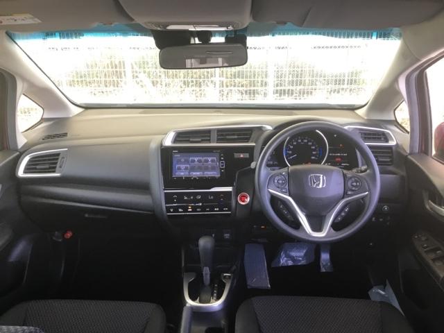 フィット １３Ｇ・Ｌホンダセンシング　クルコン　バックカメラ　純正ナビ　フルセグ　ＥＴＣ　ドラレコ　ＤＶＤ再生可　ナビ＆ＴＶ　サイドカーテンエアバック　Ｄレコ　ＵＳＢ　リアカメラ　エアバック　パワーウインドウ　キーフリーシステム　ＶＳＡ（2枚目）