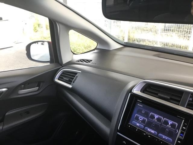 フィット １３Ｇ・Ｌホンダセンシング　クルコン　バックカメラ　純正ナビ　フルセグ　ＥＴＣ　ドラレコ　ＤＶＤ再生可　ナビ＆ＴＶ　サイドカーテンエアバック　Ｄレコ　ＵＳＢ　リアカメラ　エアバック　パワーウインドウ　キーフリーシステム　ＶＳＡ（26枚目）