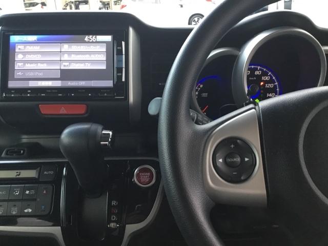 Ｎ－ＢＯＸカスタム ＧＳＳパッケージ　両側電動スライドドア　純正ナビ　フルセグ　両側パワ－スライドドア　ＴＶナビ　スマ－トキ－　Ｂカメ　エアコン　ＥＳＣ　Ａ－ＳＴＯＰ　盗難防止システム　パワーウィンドウ　運転席助手席エアバッグ　ＤＶＤ（3枚目）