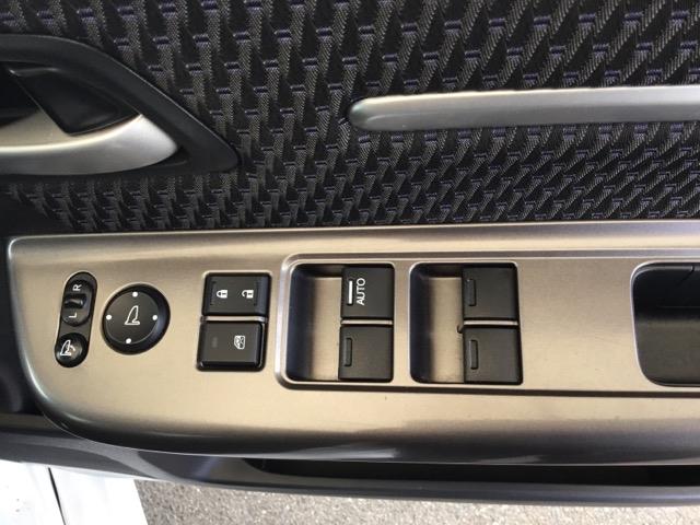 ステップワゴンスパーダ スパーダホンダセンシング クルコン 純正ナビ 後席モニター ETC 盗難防止 助手席エアバッグ Wパワスラ リアオートエアコン サイドエアバッグ LEDライト 横滑り防止システム オートエアコン リアカメラ 三列シート スマ鍵(11枚目)