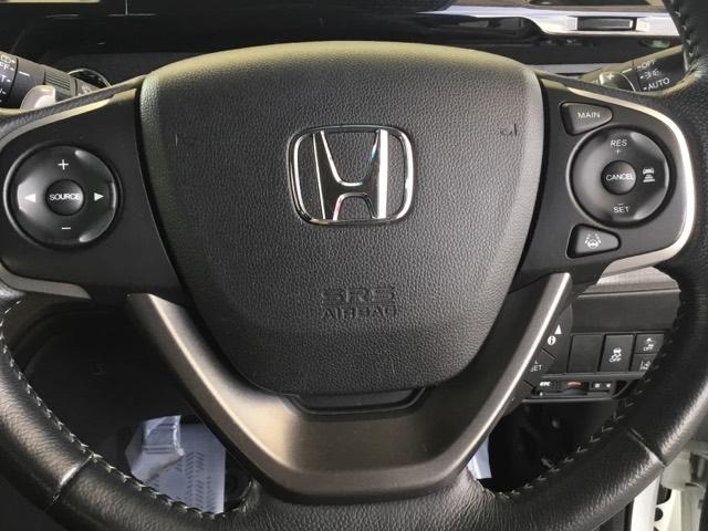 ステップワゴンスパーダ スパーダホンダセンシング クルコン 純正ナビ 後席モニター ETC 盗難防止 助手席エアバッグ Wパワスラ リアオートエアコン サイドエアバッグ LEDライト 横滑り防止システム オートエアコン リアカメラ 三列シート スマ鍵(19枚目)