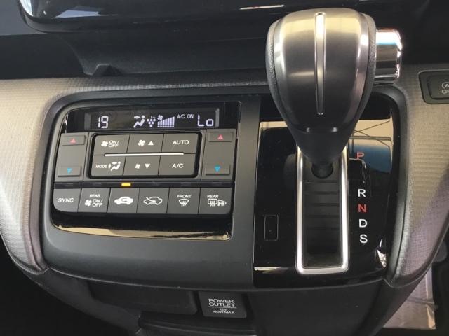 ステップワゴンスパーダ スパーダホンダセンシング クルコン 純正ナビ 後席モニター ETC 盗難防止 助手席エアバッグ Wパワスラ リアオートエアコン サイドエアバッグ LEDライト 横滑り防止システム オートエアコン リアカメラ 三列シート スマ鍵(22枚目)