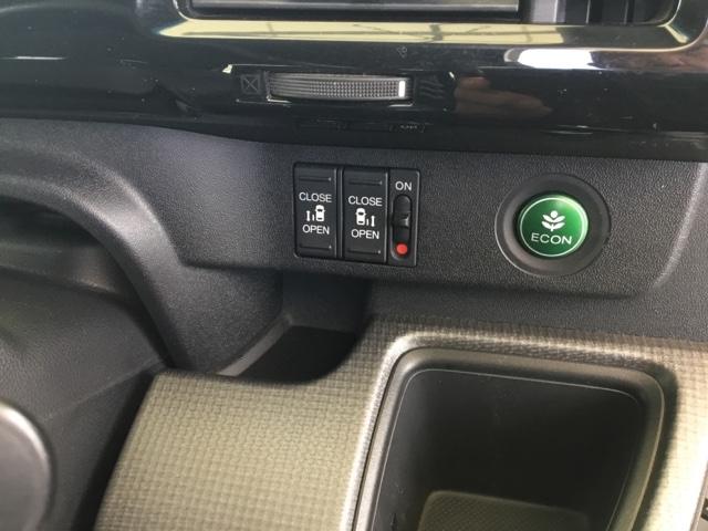 ステップワゴンスパーダ スパーダホンダセンシング クルコン 純正ナビ 後席モニター ETC 盗難防止 助手席エアバッグ Wパワスラ リアオートエアコン サイドエアバッグ LEDライト 横滑り防止システム オートエアコン リアカメラ 三列シート スマ鍵(25枚目)