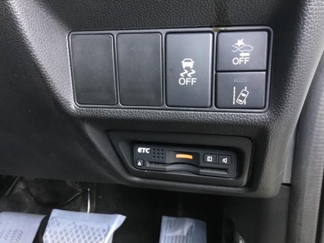 ステップワゴンスパーダ スパーダホンダセンシング クルコン 純正ナビ 後席モニター ETC 盗難防止 助手席エアバッグ Wパワスラ リアオートエアコン サイドエアバッグ LEDライト 横滑り防止システム オートエアコン リアカメラ 三列シート スマ鍵(26枚目)