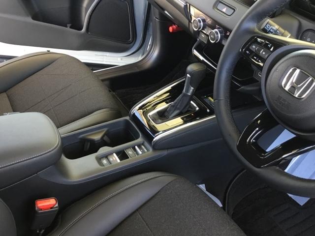 ヴェゼル e:HEVZ クルコン BSI 純正ナビ フルセグ ETC ドラレコ 衝突回避支援ブレーキ機能 スマキ Pトランク フルオートエアコン Dレコ エアバッグ 両席エアバック Rカメ パワーウィンドウ LEDランプ(24枚目)