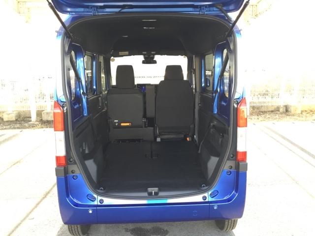 Ｎ－ＶＡＮ＋スタイル ファン　クルコン　バックカメラ　純正ナビ　フルセグ　追突軽減ブレーキ　Ｂカメ　キーフリー　ＷＳＲＳ　ＤＶＤ再生　ＬＥＤヘッドランプ　運転席エアバッグ　スマートキー　クルーズコントロール　パワーウィンドー　ＰＳ（10枚目）