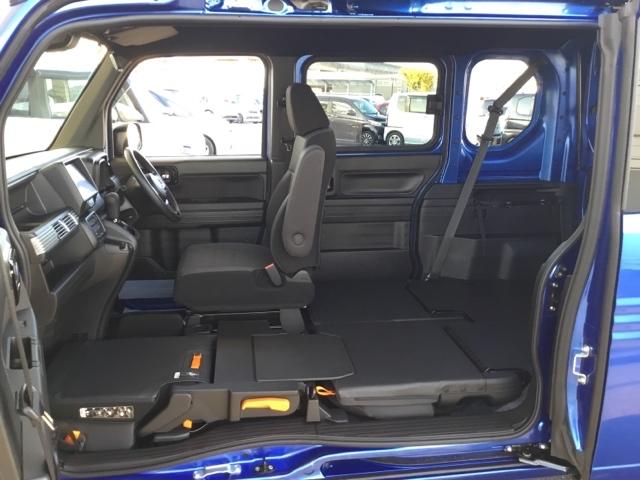 Ｎ－ＶＡＮ＋スタイル ファン　クルコン　バックカメラ　純正ナビ　フルセグ　追突軽減ブレーキ　Ｂカメ　キーフリー　ＷＳＲＳ　ＤＶＤ再生　ＬＥＤヘッドランプ　運転席エアバッグ　スマートキー　クルーズコントロール　パワーウィンドー　ＰＳ（11枚目）