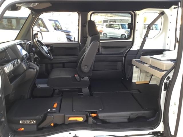 Ｎ－ＶＡＮ＋スタイル ファン　デモカー　クルコン　バックカメラ　純正ナビ　フルセグ　前後ドラレコ　ベッドキット　追突軽減ブレーキ　Ｂカメ　キーフリー　ＷＳＲＳ　ＤＶＤ再生　ＬＥＤヘッドランプ　ＵＳＢポート　運転席エアバッグ　禁煙（9枚目）