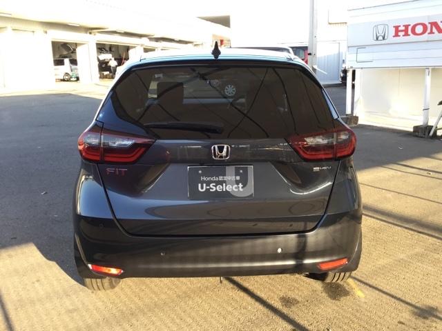 フィット ｅ：ＨＥＶホーム　純正ナビ　フルセグ　ＥＴＣ　ドラレコ　前後誤発進抑制機能　クリソナ　助手席エアバッグ　運転席エアバッグ　アイドリングストップ　ＬＥＤライト　ＵＳＢ接続　バックカメラ　ＡＢＳ　サイドエアバッグ　キーレス（8枚目）