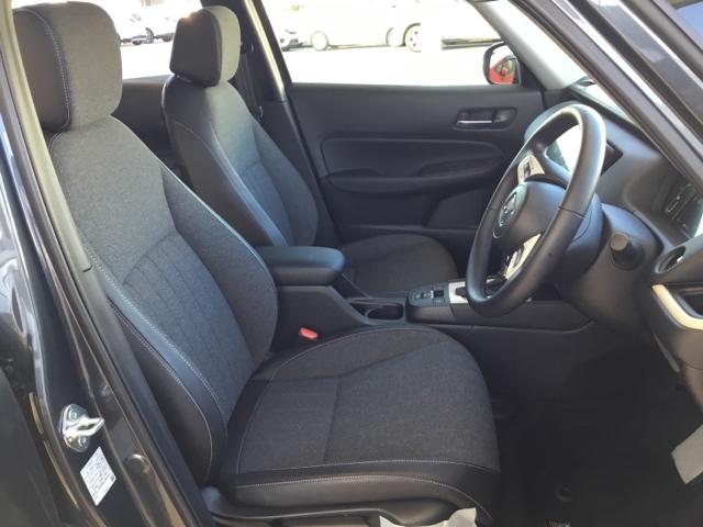 フィット ｅ：ＨＥＶホーム　純正ナビ　フルセグ　ＥＴＣ　ドラレコ　前後誤発進抑制機能　クリソナ　助手席エアバッグ　運転席エアバッグ　アイドリングストップ　ＬＥＤライト　ＵＳＢ接続　バックカメラ　ＡＢＳ　サイドエアバッグ　キーレス（16枚目）