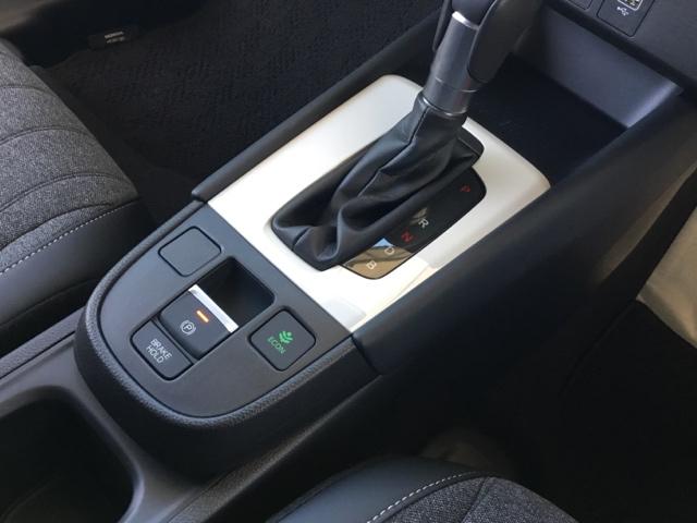 フィット ｅ：ＨＥＶホーム　純正ナビ　フルセグ　ＥＴＣ　ドラレコ　前後誤発進抑制機能　クリソナ　助手席エアバッグ　運転席エアバッグ　アイドリングストップ　ＬＥＤライト　ＵＳＢ接続　バックカメラ　ＡＢＳ　サイドエアバッグ　キーレス（23枚目）