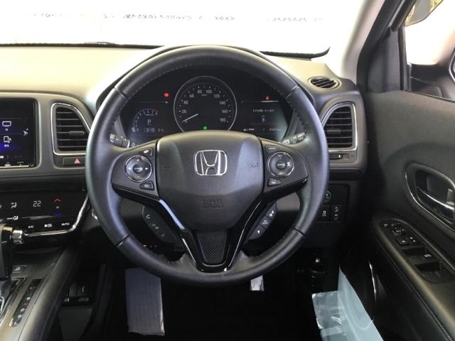 ヴェゼル Ｘ・ホンダセンシング　クルコン　衝突被害軽減Ｂ　純正ナビ　ＥＴＣ　Ｒカメラ　Ｗエアバッグ　盗難防止　アクティブクルーズコントロール　オートエアコン　ＬＥＤランプ　衝突軽減ブレ－キ　パワステ　カーテンエアバック　ＵＳＢポート（17枚目）