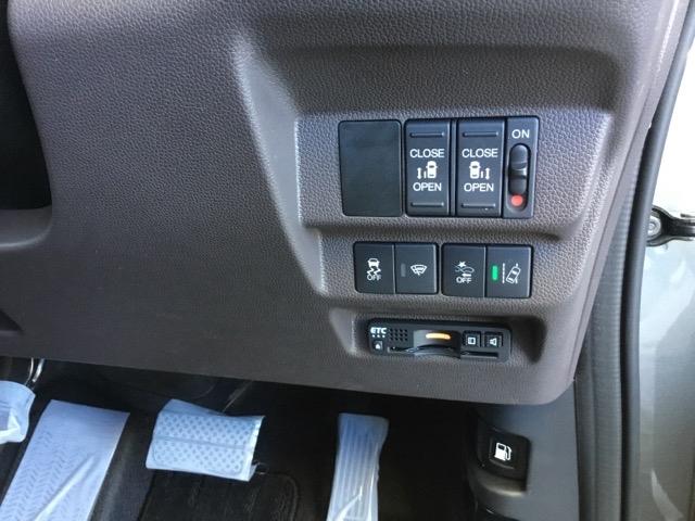 フリードハイブリッド ハイブリッド・Gホンダセンシング 片側ハンズフリースライドドア 純正ナビ ETC クルコン 衝突被害軽減B バックカメラ シートヒーター 軽減ブレーキ キーフリーシステム DVD再生可能 ECON 後カメラ Aクルーズ シートH(24枚目)