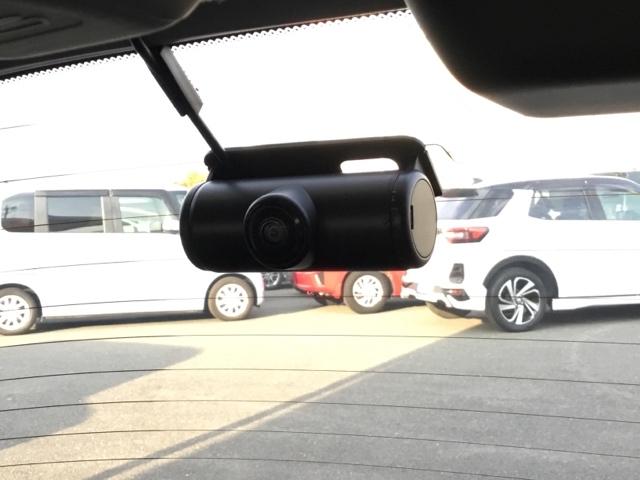 フィット ｅ：ＨＥＶホーム　デモカー　クルコン　純正ナビ　フルセグ　ＥＴＣ　前後ドラレコ　前後誤発進抑制機能　クリソナ　助手席エアバッグ　運転席エアバッグ　アイドリングストップ　禁煙　ＬＥＤライト　ＵＳＢ接続　バックカメラ（27枚目）