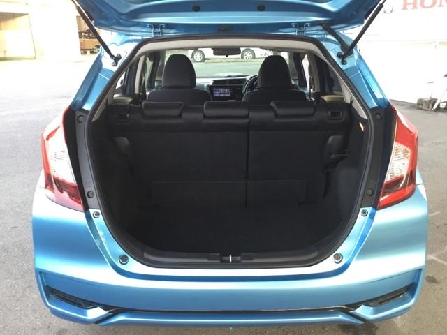 フィット １３Ｇ・Ｌホンダセンシング　クルコン　純正ナビ　フルセグ　ＥＴＣ　ドラレコ　ＤＶＤ再生可　ナビ＆ＴＶ　サイドカーテンエアバック　Ｄレコ　ＵＳＢ　リアカメラ　エアバック　パワーウインドウ　キーフリーシステム　ＬＥＤライト　ＶＳＡ（9枚目）