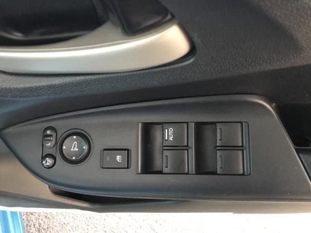 フィット １３Ｇ・Ｌホンダセンシング　クルコン　純正ナビ　フルセグ　ＥＴＣ　ドラレコ　ＤＶＤ再生可　ナビ＆ＴＶ　サイドカーテンエアバック　Ｄレコ　ＵＳＢ　リアカメラ　エアバック　パワーウインドウ　キーフリーシステム　ＬＥＤライト　ＶＳＡ（12枚目）