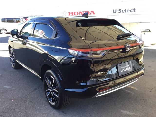 ヴェゼル ｅ：ＨＥＶＺ　クルコン　純正ナビ　フルセグ　ＥＴＣ　前後ドラレコ　シート＆ステアリングヒーター　衝突回避支援ブレーキ機能　スマキ　Ｐトランク　フルオートエアコン　Ｄレコ　エアバッグ　両席エアバック　Ｒカメ　ソナー（7枚目）