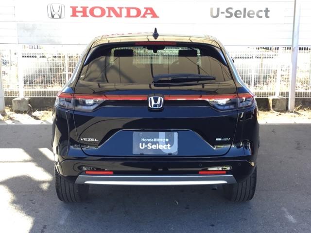 ヴェゼル ｅ：ＨＥＶＺ　クルコン　純正ナビ　フルセグ　ＥＴＣ　前後ドラレコ　シート＆ステアリングヒーター　衝突回避支援ブレーキ機能　スマキ　Ｐトランク　フルオートエアコン　Ｄレコ　エアバッグ　両席エアバック　Ｒカメ　ソナー（8枚目）