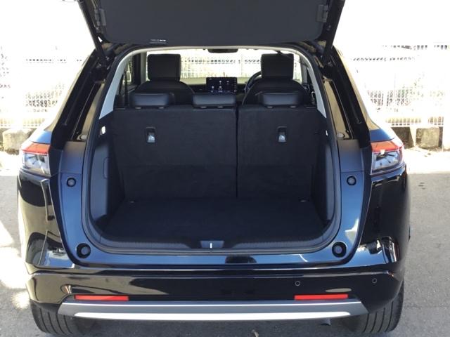 ヴェゼル ｅ：ＨＥＶＺ　クルコン　純正ナビ　フルセグ　ＥＴＣ　前後ドラレコ　シート＆ステアリングヒーター　衝突回避支援ブレーキ機能　スマキ　Ｐトランク　フルオートエアコン　Ｄレコ　エアバッグ　両席エアバック　Ｒカメ　ソナー（9枚目）