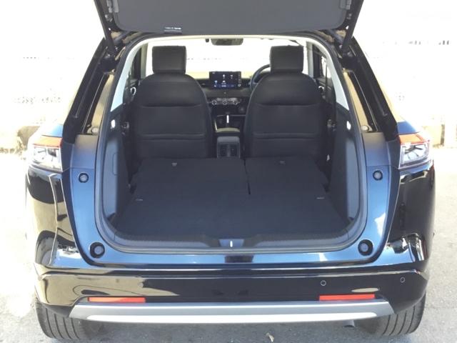 ヴェゼル ｅ：ＨＥＶＺ　クルコン　純正ナビ　フルセグ　ＥＴＣ　前後ドラレコ　シート＆ステアリングヒーター　衝突回避支援ブレーキ機能　スマキ　Ｐトランク　フルオートエアコン　Ｄレコ　エアバッグ　両席エアバック　Ｒカメ　ソナー（10枚目）