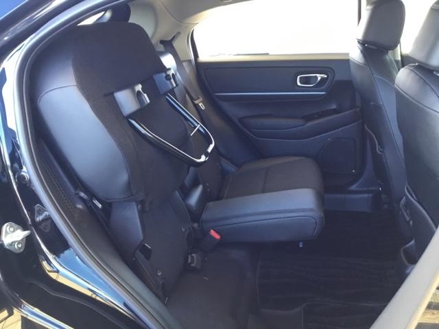 ヴェゼル ｅ：ＨＥＶＺ　クルコン　純正ナビ　フルセグ　ＥＴＣ　前後ドラレコ　シート＆ステアリングヒーター　衝突回避支援ブレーキ機能　スマキ　Ｐトランク　フルオートエアコン　Ｄレコ　エアバッグ　両席エアバック　Ｒカメ　ソナー（14枚目）