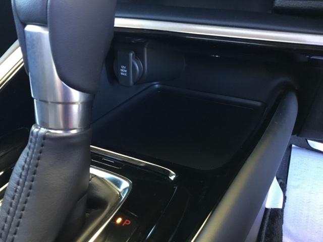 ヴェゼル ｅ：ＨＥＶＺ　クルコン　純正ナビ　フルセグ　ＥＴＣ　前後ドラレコ　シート＆ステアリングヒーター　衝突回避支援ブレーキ機能　スマキ　Ｐトランク　フルオートエアコン　Ｄレコ　エアバッグ　両席エアバック　Ｒカメ　ソナー（26枚目）